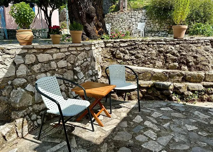 Gerolimos Nyaraló Angón